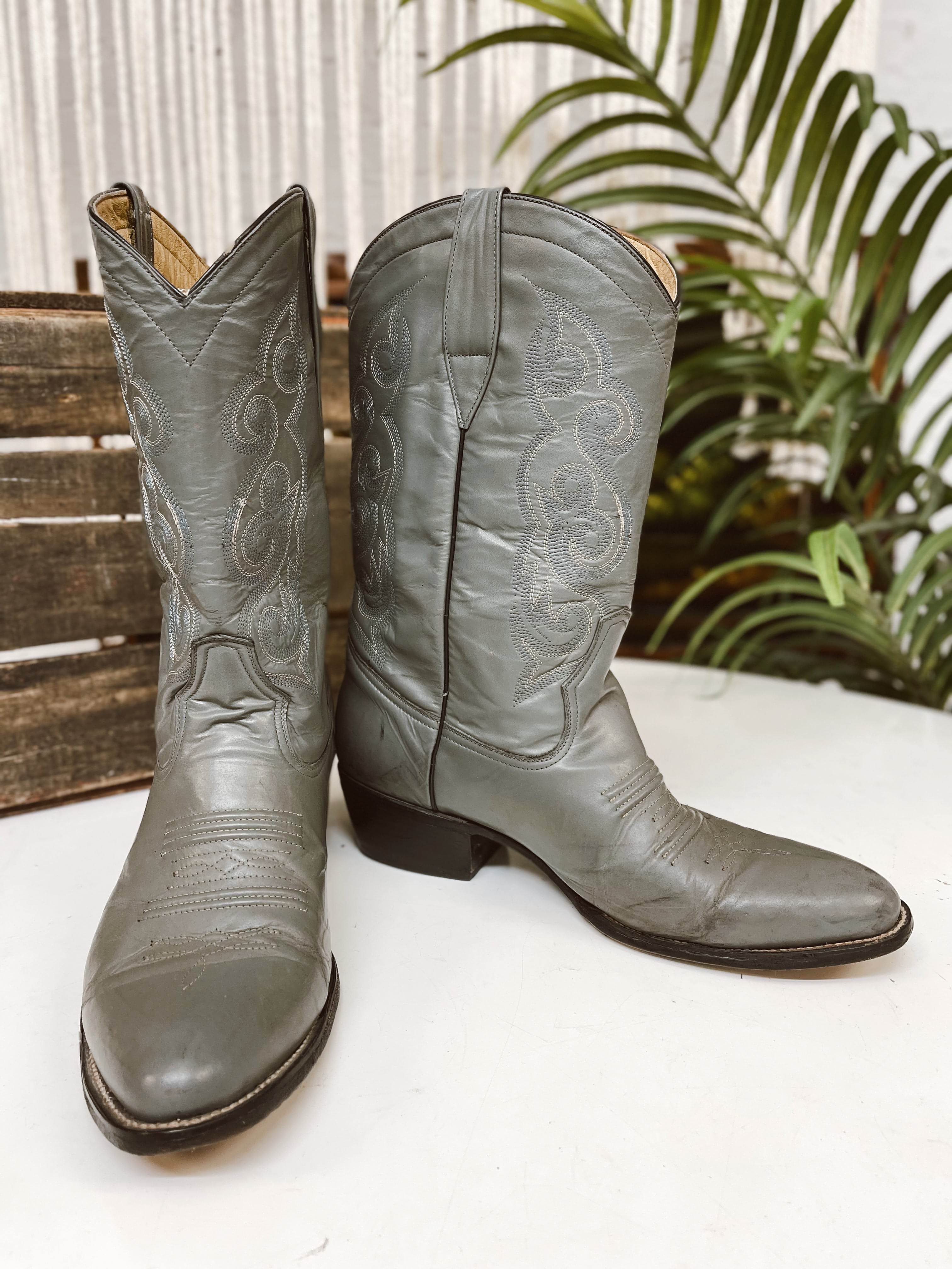 Mens cowboy boots size on sale 13